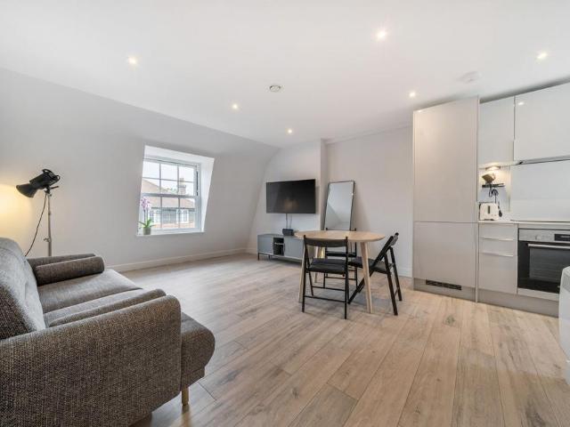 Flat for sale in Beckenham, Greater London
