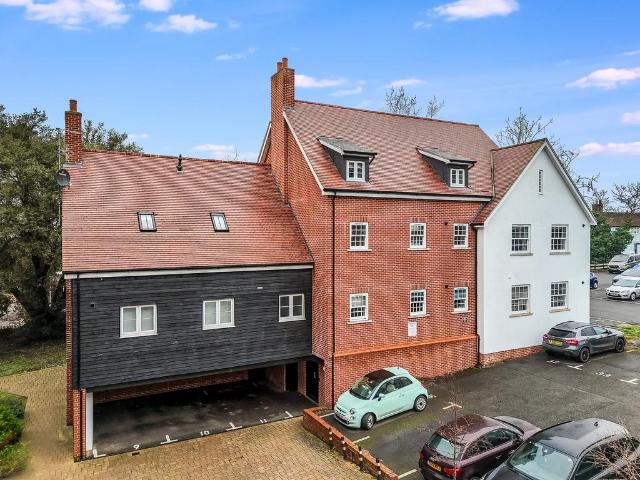 Flat for sale in Chelmsford, Essex
