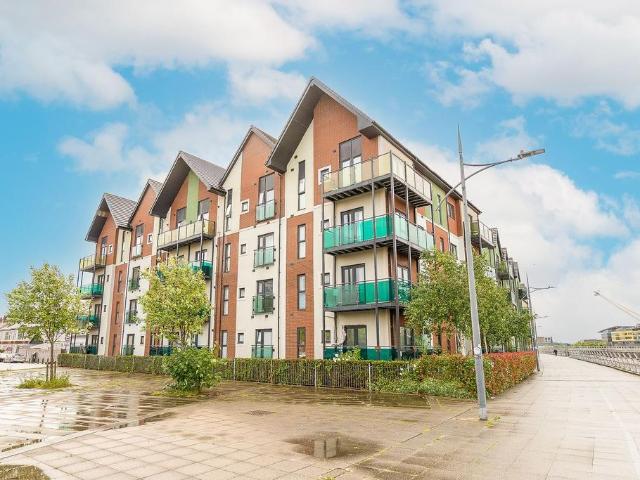 Flat for sale in Wales