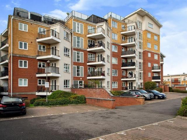Flat for sale in Holywell Estate, North Watford