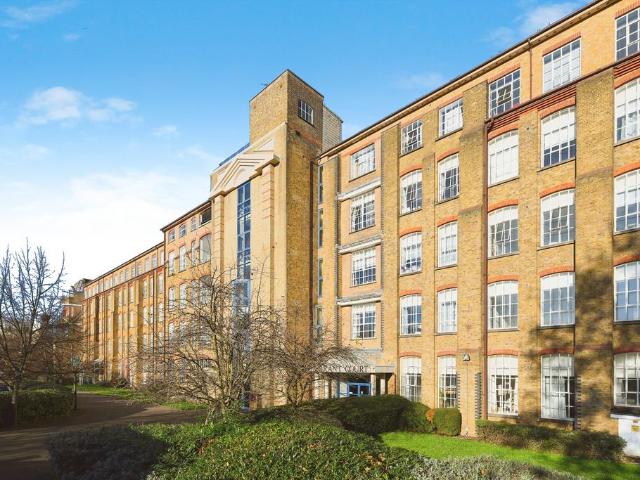 Flat for sale in Chelmsford, Essex