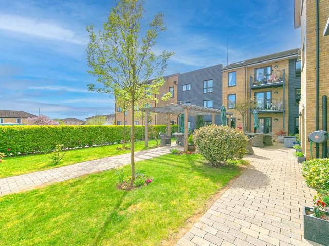 Flat for sale in Fenny Stratford, Milton Keynes