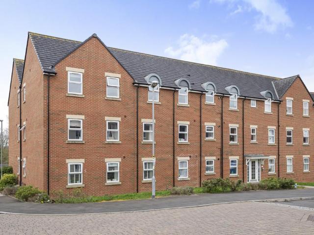 Flat for sale in Royal Wootton Bassett, Wiltshire