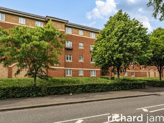 Flat for sale in Churchward, Rodbourne