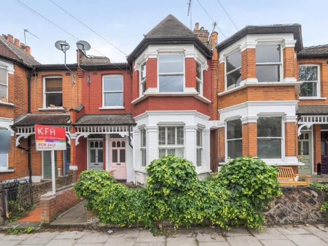Flat for sale in Hornsey, Greater London