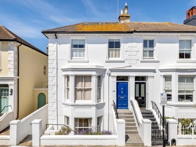 Flat for sale in Aldrington