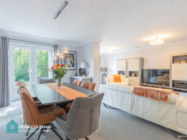 Flat for sale in Bromsgrove, Worcestershire