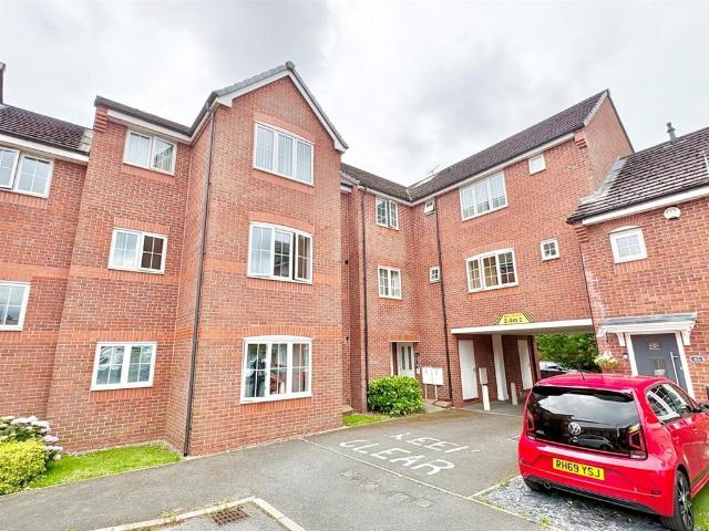 Flat for sale in Westleigh, Wigan