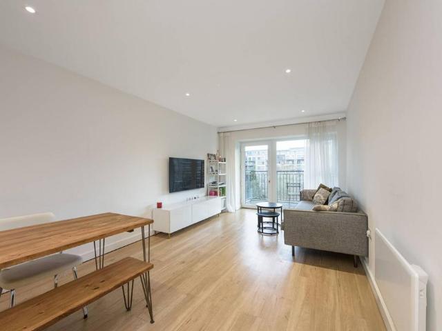 Flat for sale in Colindale, Greater London