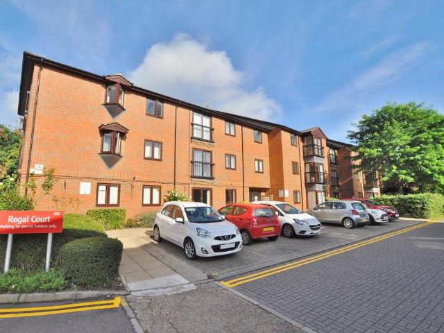 Flat for sale in Bearton, King's Walden