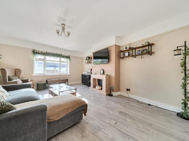 Flat for sale in Moordown, Bournemouth