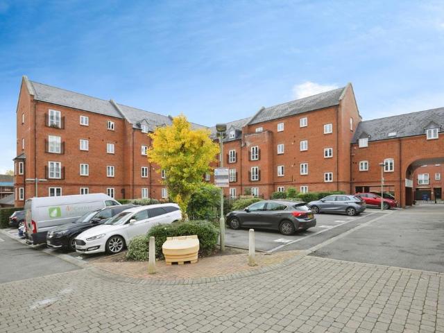 Flat for sale in Evershot, Oxfordshire