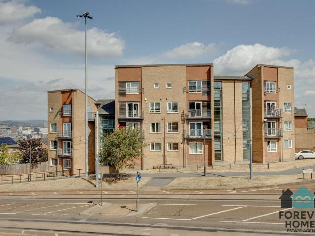 Flat for sale in Norfolk Park, South Yorkshire