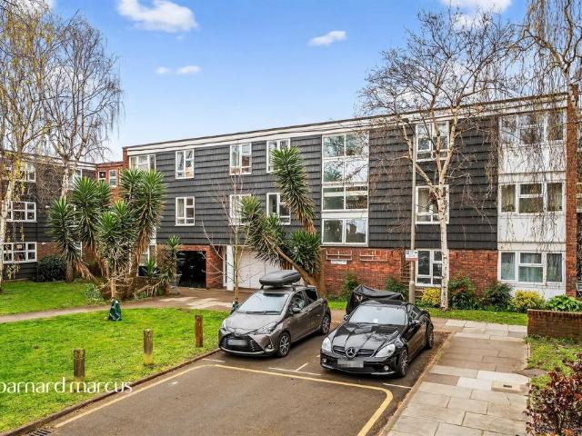 Flat for sale in Clapham Junction, Greater London