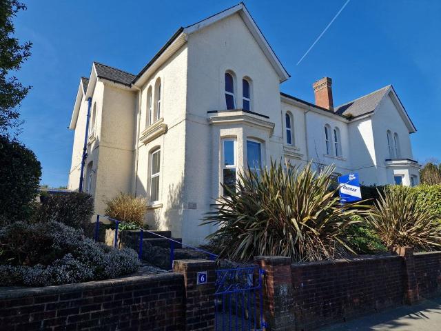 Flat for sale in Withycombe, Budlake