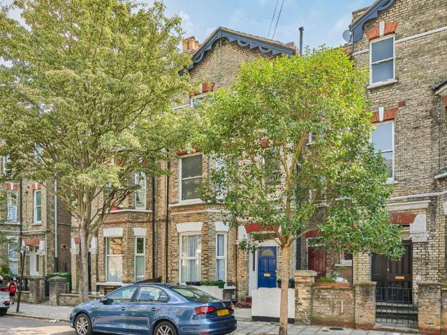Flat for sale in Brixton, Greater London