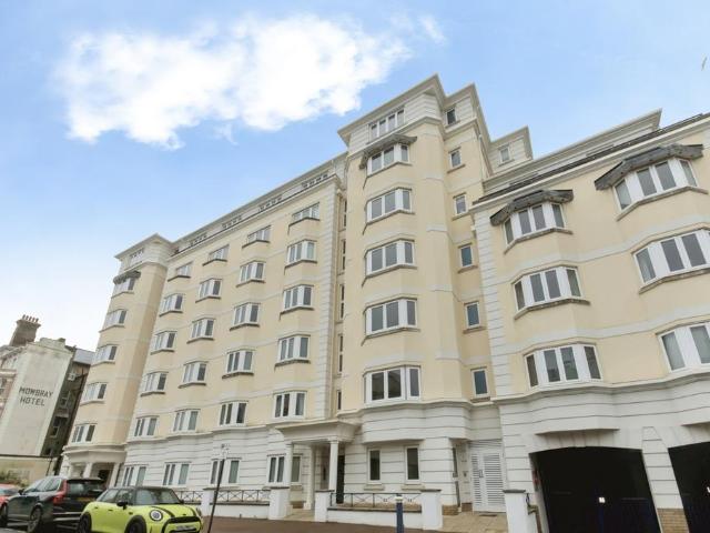 Flat for sale in Eastbourne, East Sussex