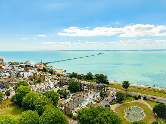 Flat for sale in Alton Barnes, Essex