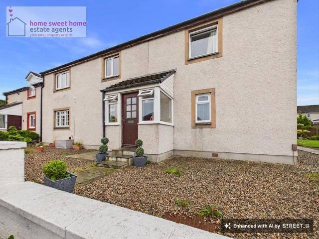 Flat for sale in Lentran, Scotland