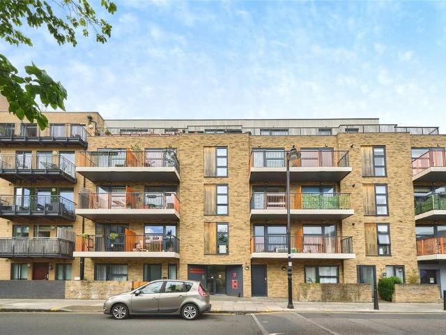 Flat for sale in Old Ford, Bow