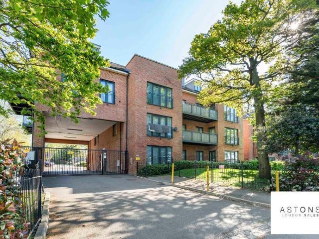 Flat for sale in Greater London