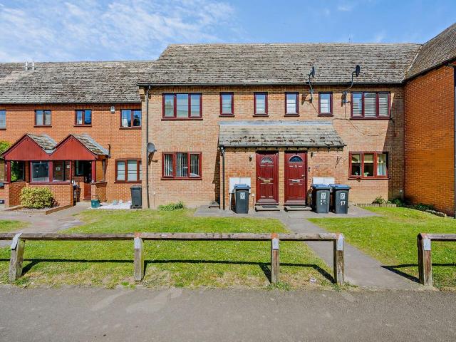 Flat for sale in Pouchen End, Hertfordshire