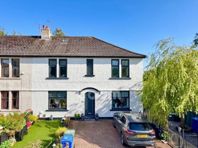 Flat for sale in Linwood, Scotland