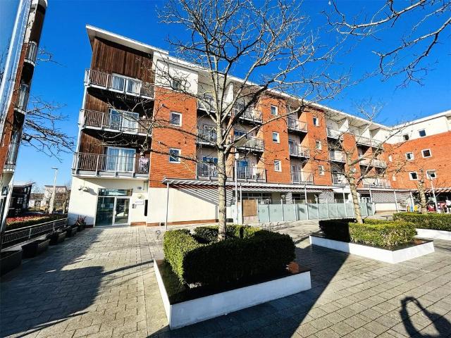 Flat for sale in Whitley, Reading