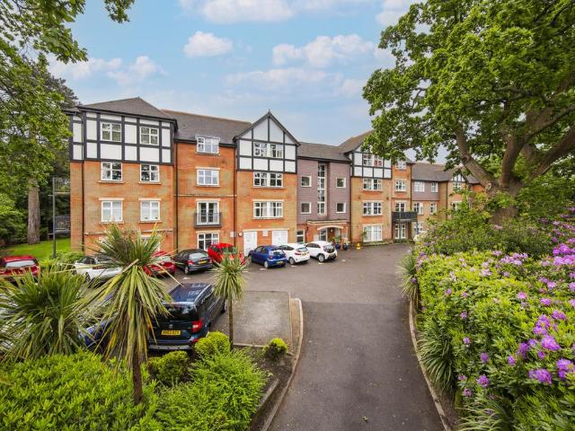 Flat for sale in St James, Sandown Park