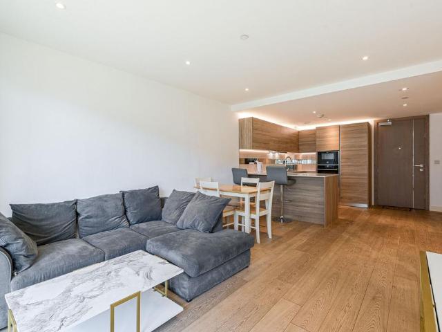 Flat for sale in Greater London