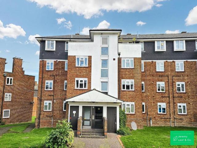 Flat for sale in Finchley, Isle Of Man