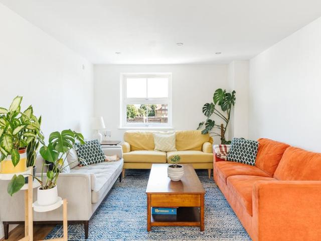 Flat for sale in Gospel Oak, Greater London