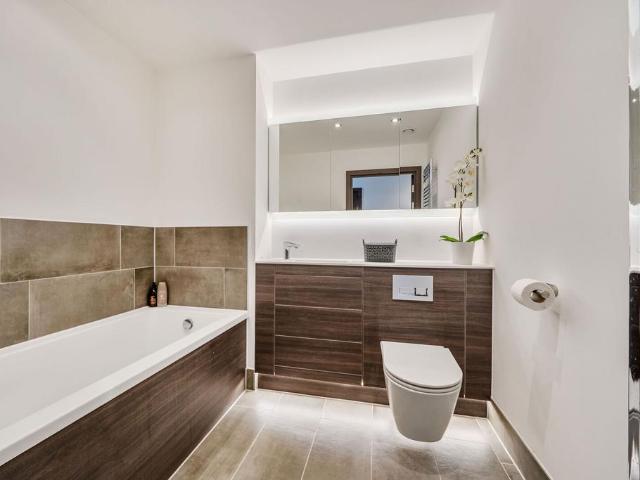 Flat for sale in Holywell Estate, North Watford