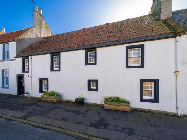 Flat for sale in Crail, Scotland