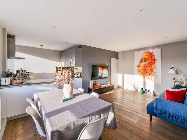 Flat for sale in East Marylebone, Marylebone