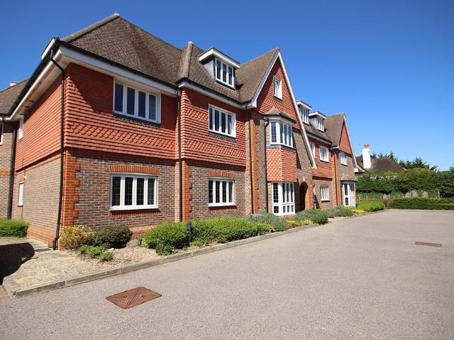 Flat for sale in Bray Wick, Maidenhead