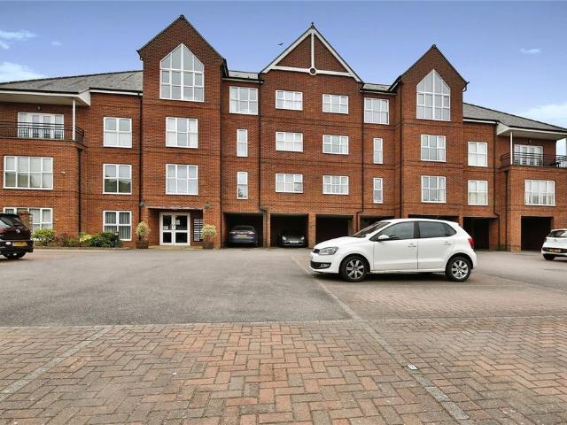 Flat for sale in Durham