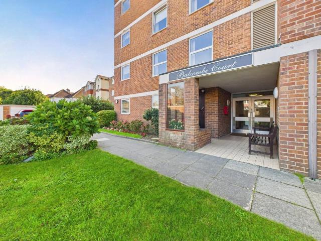 Flat for sale in West Worthing, Worthing