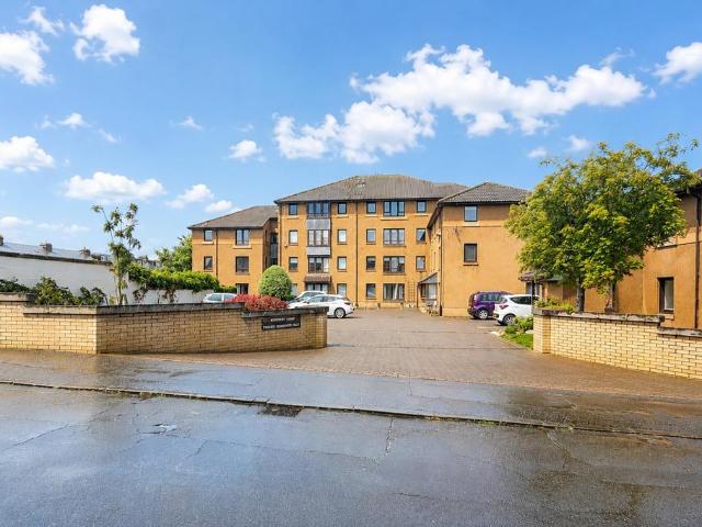 Flat for sale in Kirkcaldy, Scotland
