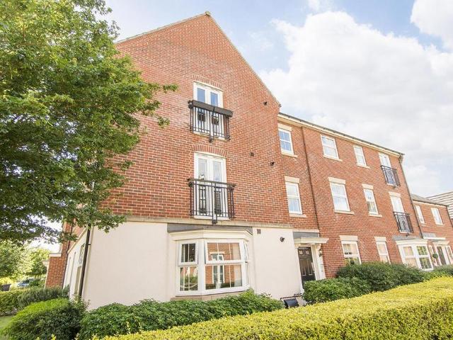 Flat for sale in Stanford On Avon, Leicestershire