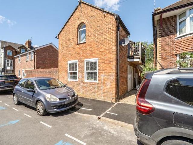 Flat for sale in The Slade, Oxfordshire