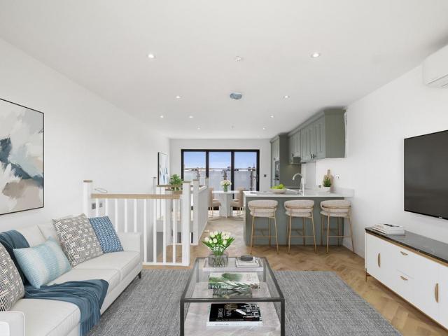 Flat for sale in Walham Green, Greater London