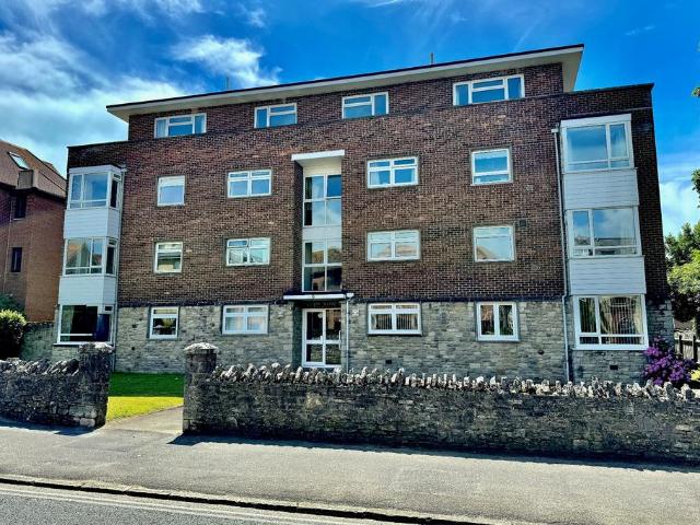 Flat for sale in Swanage, East Dorset