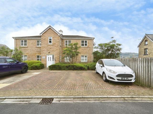 Flat for sale in Charlestown, Bradford