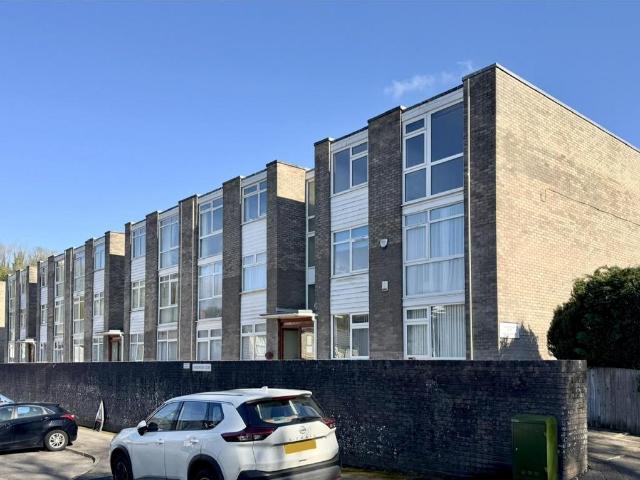 Flat for sale in Penarth, Wales