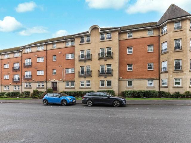 Flat for sale in Pollokshaws, Scotland