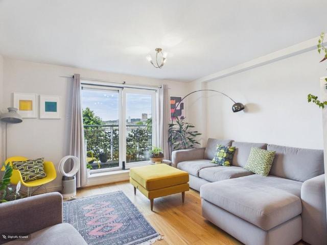 Flat for sale in North Woolwich, Greater London