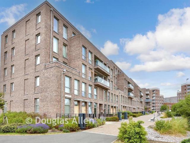 Flat for sale in Barking Riverside, Greater London