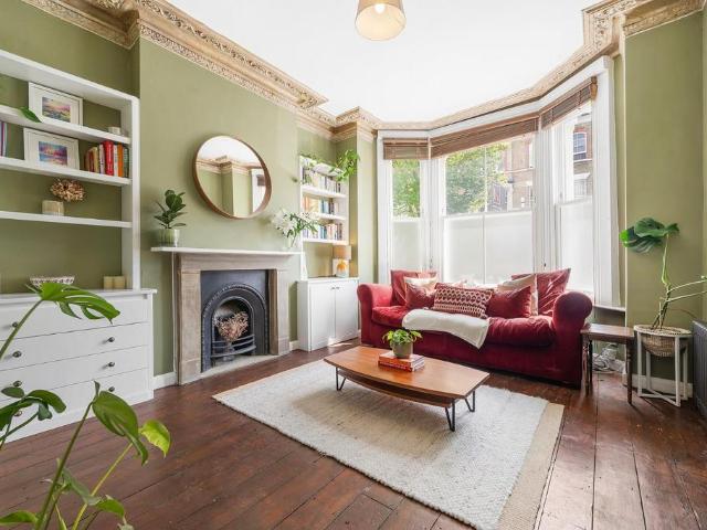 Flat for sale in Brixton, Greater London