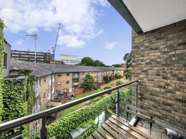 Flat for sale in Holborn, Greater London